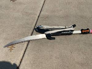 lot 206 image: Fiskars Expanding Tree Trimmer