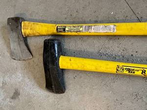 lot 209 image: Ax and Log Splitter with Fiberglass Handles