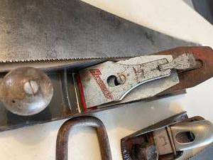 lot 211 image: Vintage Planers, Saws and More
