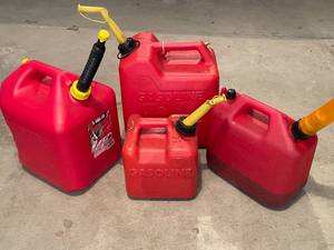 lot 218 image: Gas Can Lot