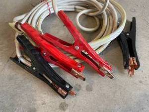 lot 219 image: 6 Gauge Jumper Cables