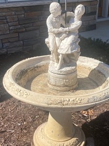 lot 236 image: Large Decorative Bird BathFountain