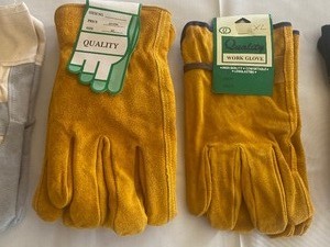 lot 230 image: (4) Pairs of Mens Work Gloves