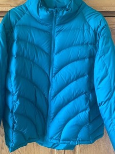 lot 226 image: Womens Cabelas Goose Down- 2XL