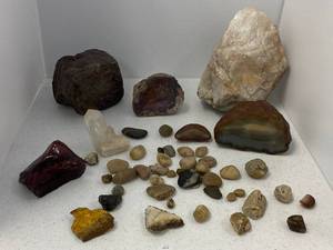 lot 9 image: Group of misc. Rocks,4 lb. Agate,Crystal And  More