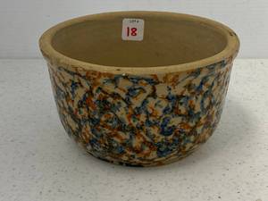 lot 18 image: Red Wing Sponge Bowl