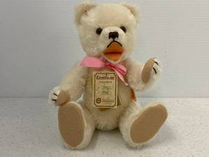 lot 29 image: Hermann Teddy Bear