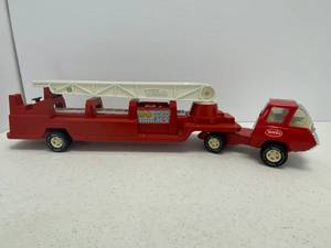 lot 52 image: Vintage Tonka Ladder truck