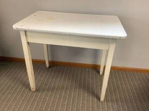 lot 45 image: White Enamel-topped Table