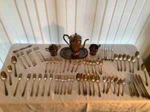 lot 4 image: Silverware Lot