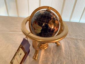 lot 6 image: Gemstone Globe
