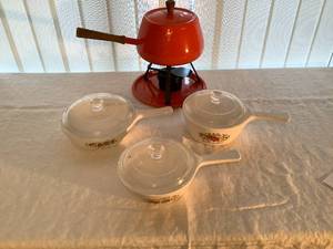 lot 11 image: Vintage Cookware