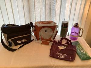 lot 24 image: Lunch or Picnic Reuseables