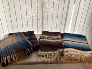 lot 63 image: Throw Blankets