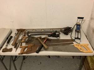 lot 98 image: Tool Lot