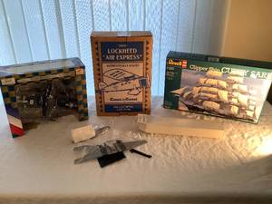 lot 119 image: Model Planes and a Ship