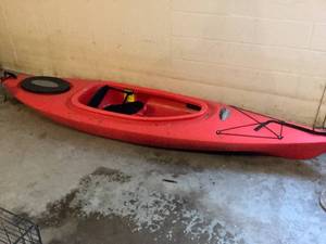 lot 128 image: Kayak