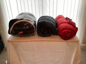 lot 80 image: Sleeping Bag Lot 2