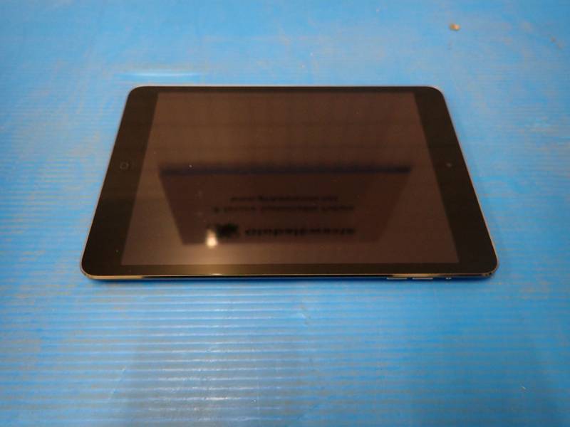 Apple&nbspiPad mini 2nd Gen A1489  16GB of storage  no charger