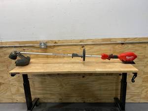 lot 4 image: MILWAUKEE M18 FUEL 18-Volt Lithium-Ion Cordless Brushless String Grass Trimmer with Attachment Capability (Tool-Only)