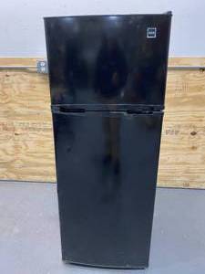 lot 113 image: RCA 7.5 cu. ft. Mini Refrigerator in Black (for parts or repair)