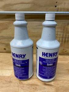 lot 82 image: HENRY Lot of 2- 546 1 Qt. Feather Edge Additive