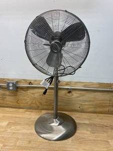 lot 123 image: UTILITECH 16-in 3-Speed Indoor Brushed Nickle Oscillating Pedestal Fan