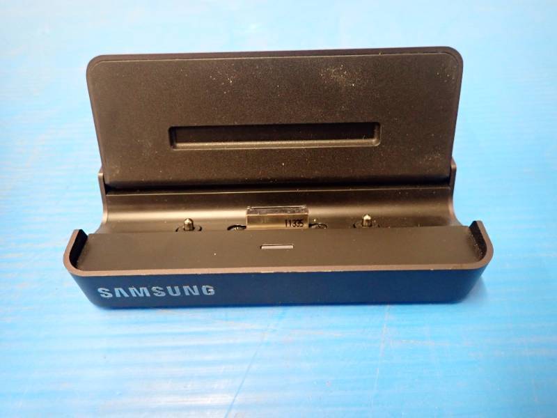 lot 61 image: Samsung&nbspStand Dock AA-RD7NSDO Docking station  no cables included