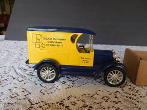 ERTL Metal Jim Beam 1903 Chevy Delivery Van bank