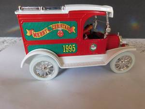 ERTL Metal Jim Beam Merry christmas 1913 model T Van  Bank