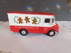 ERTL Metal Jim Beam Ginger bread Grumman Olsen Route Star Delivery Van Bank