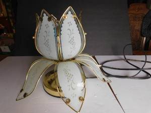 Flower Shaped Lamp W Butterfly glowing Light bulb