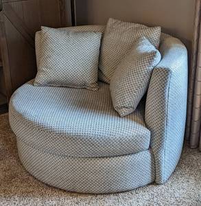 Amazing Grey and White Swivel Chair by Jonathan Lewis