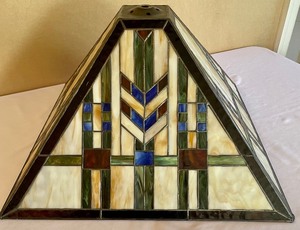 Stunning Stained Glass Lamp Shade