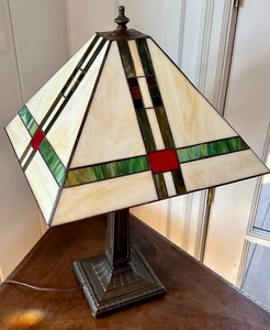 Lovely Arts and Crafts Style Table Lamp