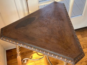 Vintage Elegant Triangle Accent Table