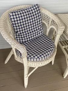 Charming Pair of Vintage Wicker Chairs w Accent Table