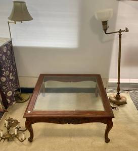 lot 44 image: Group of Household items