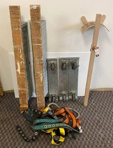 lot 64 image: Group Of Garage Items