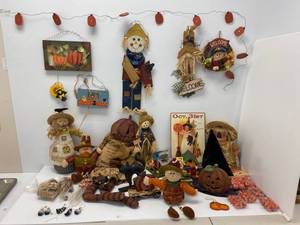 lot 71 image: Large group Of Halloween Dcor
