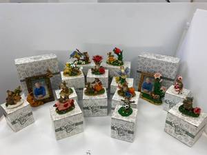 lot 76 image: 15 Charming Tails Figurines