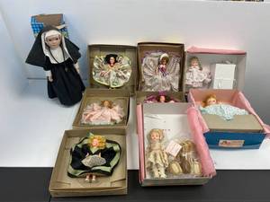 lot 79 image: Vintage Dolls Some Madem Alexander