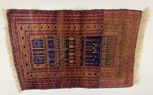 lot 85 image: Vintage Ornate Handmade Rug