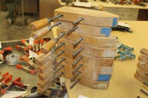 lot 612 image: Lot of (8) 10 Hand-Screw Wood Clamps