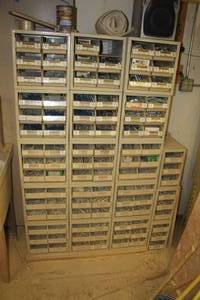 lot 649 image: Parts Organizer Cabinet 99-Bin, Hardware