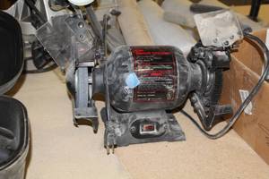 lot 60 image: Craftsman 6 Bench Grinder with Light