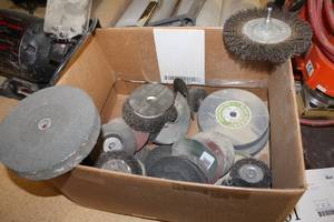 lot 61 image: Lot of (1 Box) Grinding Wheels, Sanding Discs