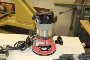 lot 81 image: Porter-Cable 6903 Heavy Duty Router