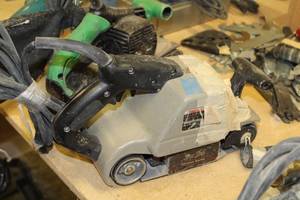 lot 104 image: Porter-Cable 361 3x24 Belt Sander
