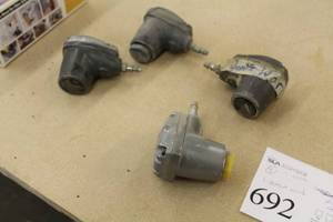 lot 692 image: Lot of (4) Air Hammers